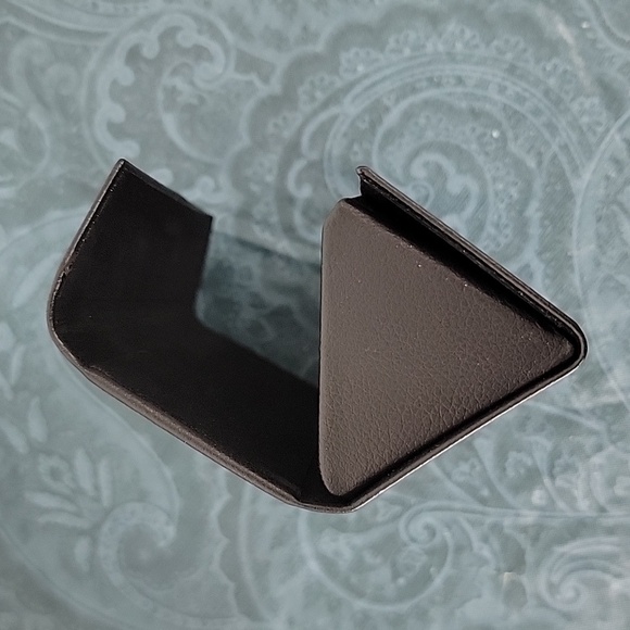 Shaquille O'Neal Black Eyeglass Case (Case Only) - Picture 3 of 11